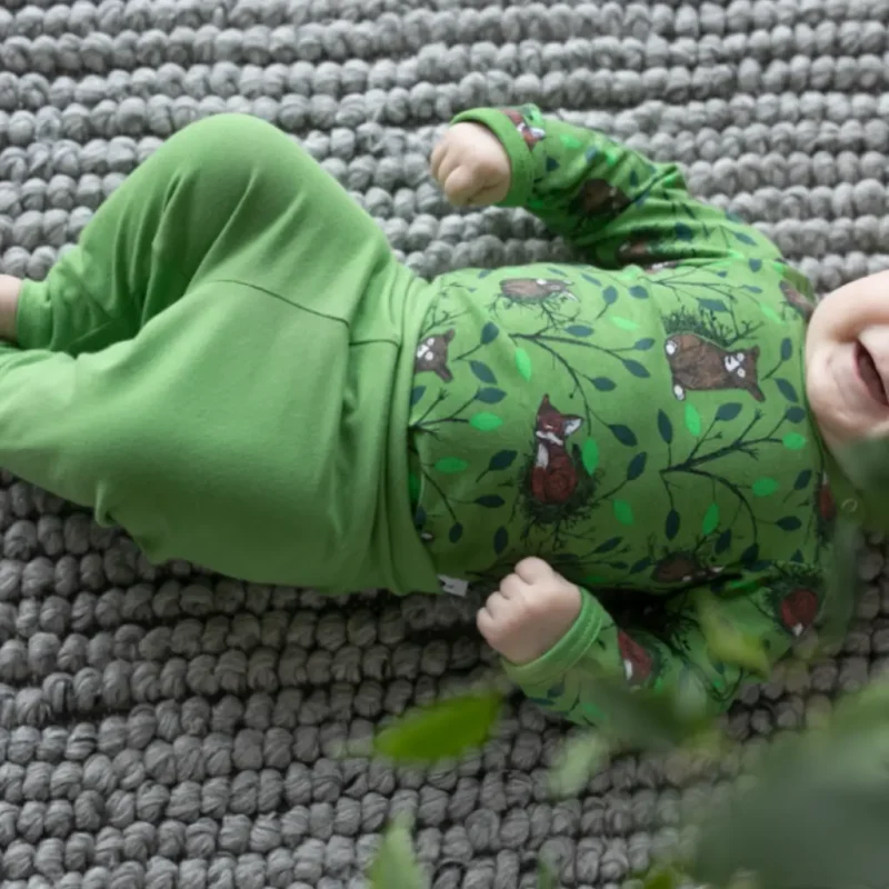 зелен бебешки панталон grow with me
